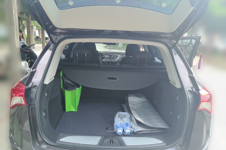 Used Buick Envision 2018 20T Two-Wheel-Drive Elite Model Trunk