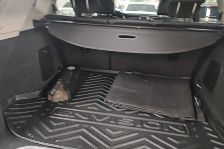 Used Buick Envision 2018 20T Two-Wheel-Drive Elite Model Trunk