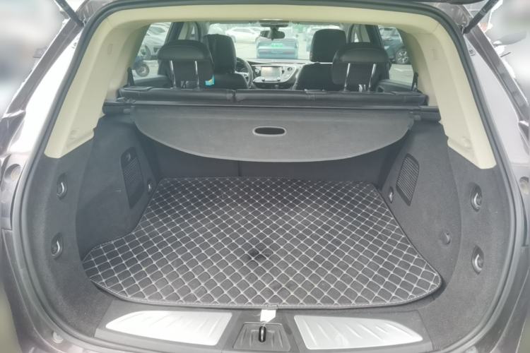 Used Buick Envision 2018 20T Two-Wheel-Drive Elite Model Trunk