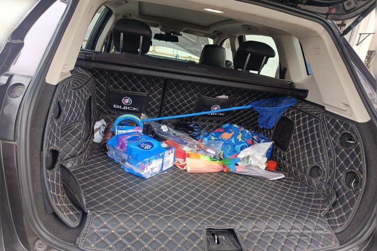 Used Buick Envision 2018 20T Two-Wheel-Drive Elite Model Trunk