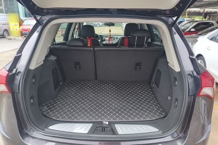 Used Buick Envision 2018 20T Two-Wheel-Drive Elite Model Trunk