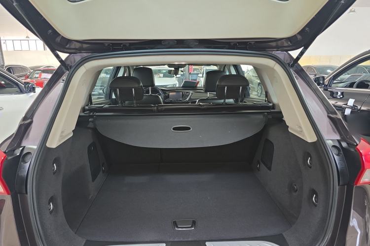 Used Buick Envision 2018 20T Two-Wheel-Drive Elite Model Trunk