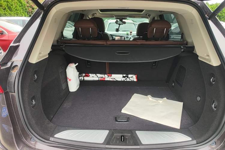 Used Buick Envision 2018 20T Two-Wheel Drive Luxury Model Trunk