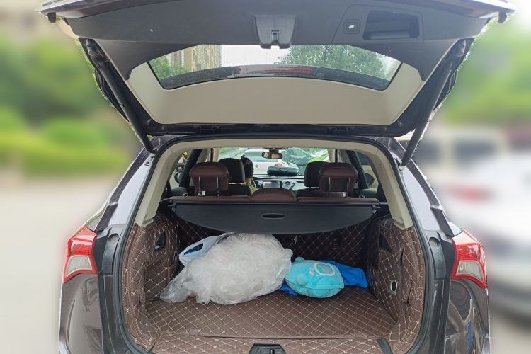 Used Buick Envision 2018 28T Four-Wheel Drive Luxury Model Trunk