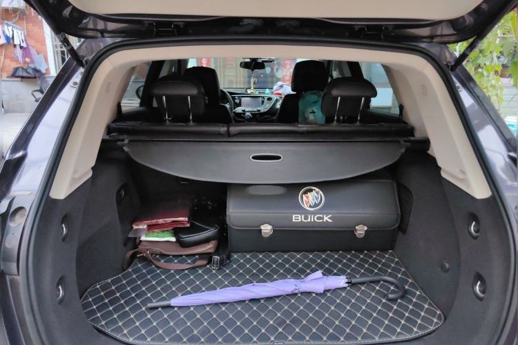 Used Buick Envision 2018 20T Two-Wheel-Drive Elite Model Trunk