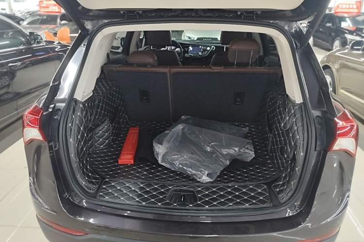 Used Buick Envision 2018 20T Two-Wheel Drive Luxury Model Trunk