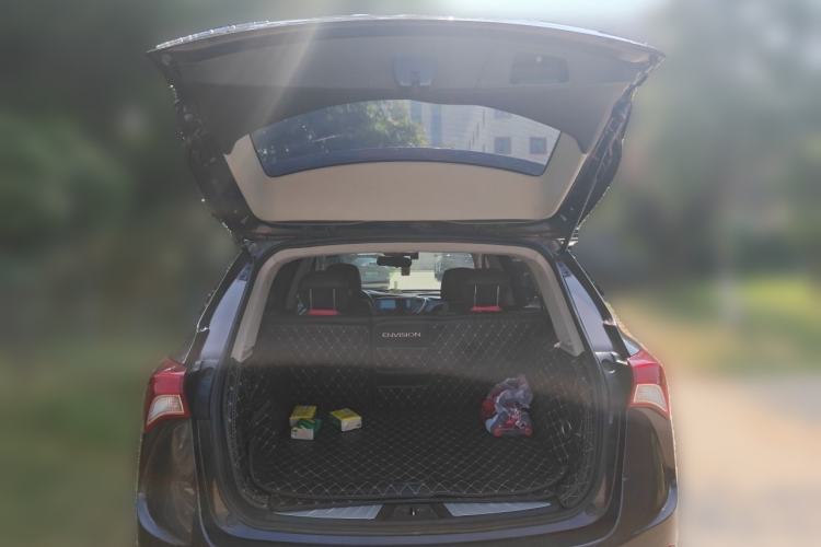 Used Buick Envision 2018 20T Two-Wheel-Drive Leading Model Trunk