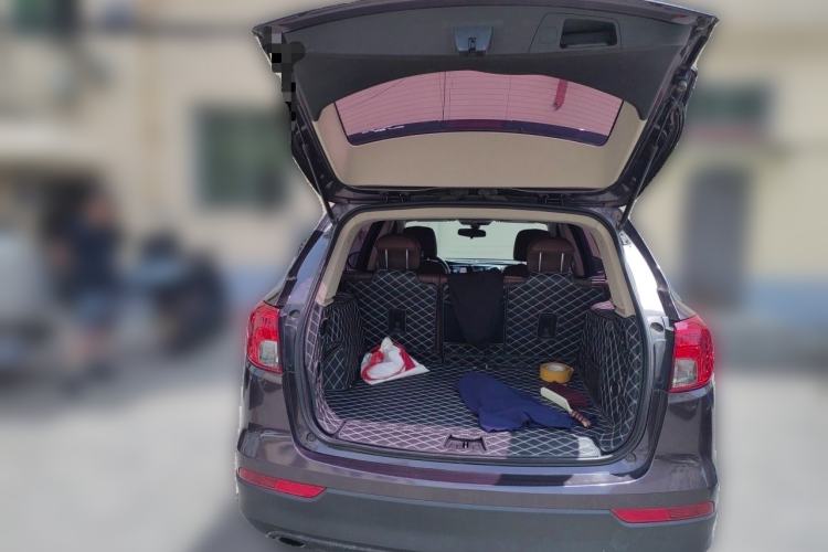 Used Buick Envision 2018 20T Two-Wheel-Drive Elite Model Trunk