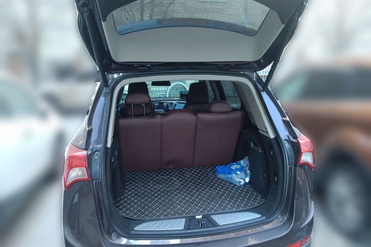 Used Buick Envision 2018 28T Four-Wheel Drive Luxury Model Trunk