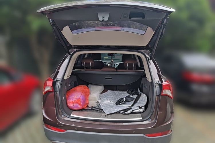 Used Buick Envision 2018 28T Four-Wheel Drive Luxury Model Trunk