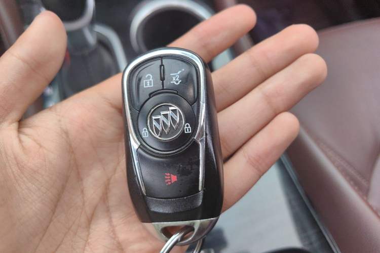 Used Buick Envision 2018 28T Four-Wheel Drive Luxury Model Vehicle Key