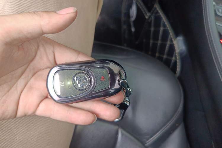 Used Buick Envision 2018 20T Two-Wheel-Drive Elite Model Vehicle Key