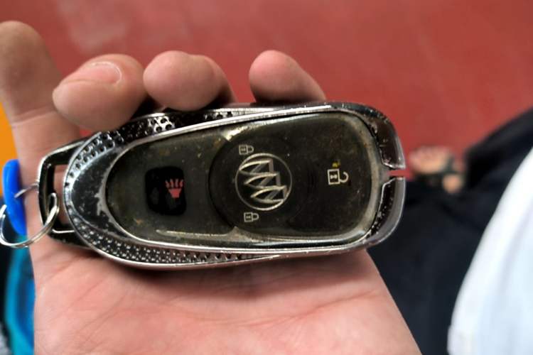 Used Buick Envision 2018 20T Two-Wheel-Drive Elite Model Vehicle Key