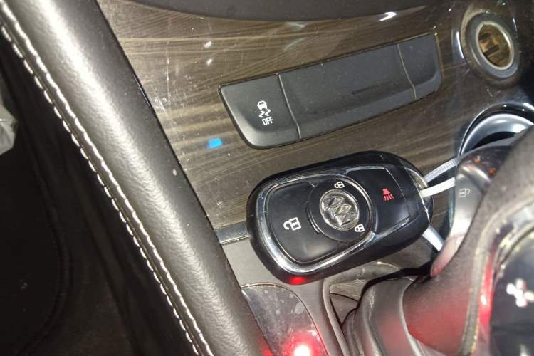 Used Buick Envision 2018 20T Two-Wheel-Drive Leading Model Vehicle Key