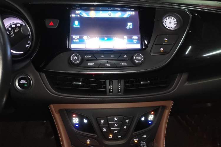 Used Buick Envision 2018 28T Four-Wheel Drive Elite Version Audio And AC Panel