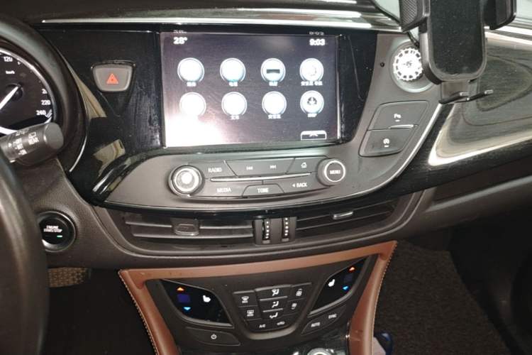 Used Buick Envision 2018 28T Four-Wheel Drive Elite Version Audio And AC Panel