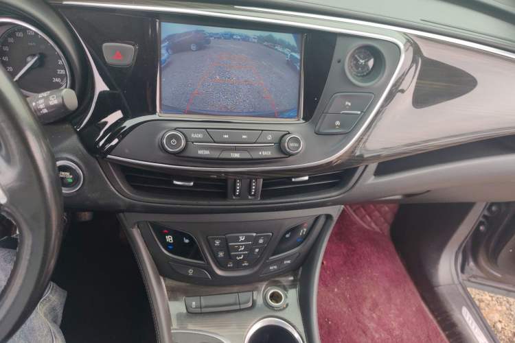 Used Buick Envision 2018 20T Two-Wheel-Drive Elite Model Audio And AC Panel