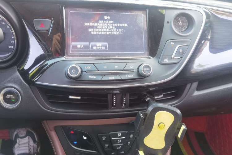 Used Buick Envision 2018 20T Two-Wheel Drive Luxury Model Audio And AC Panel