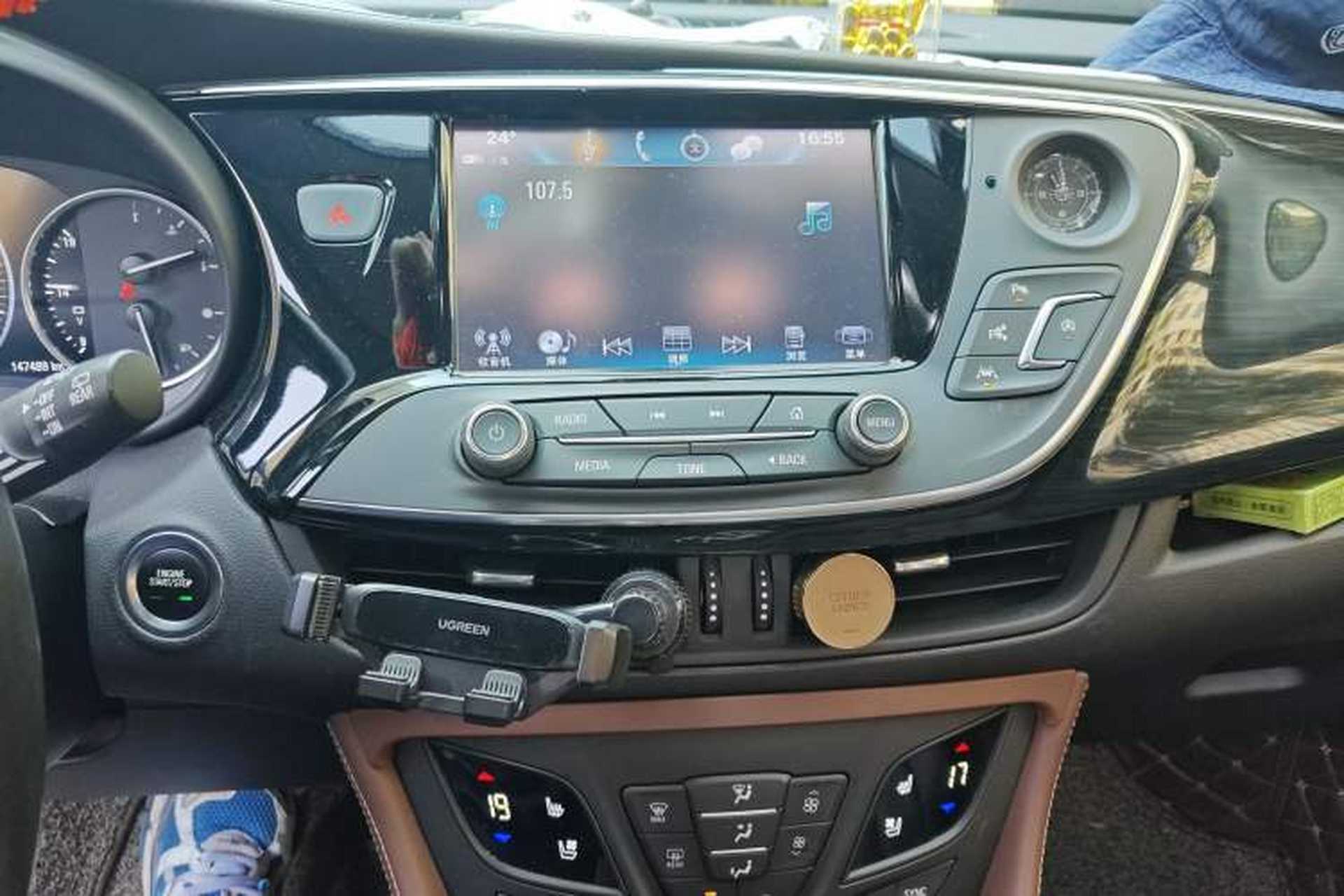 Used Buick Envision 2018 28T All-Wheel-Drive Versatile Sports Flagship Model Audio And AC Panel