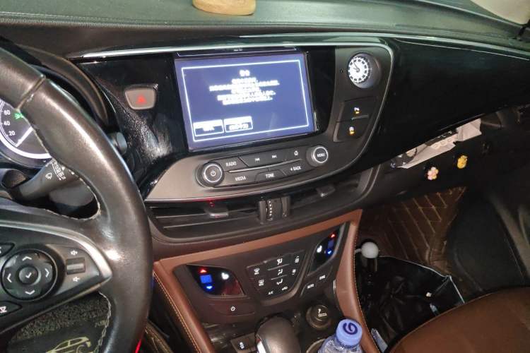 Used Buick Envision 2018 28T Four-Wheel Drive Elite Version Audio And AC Panel