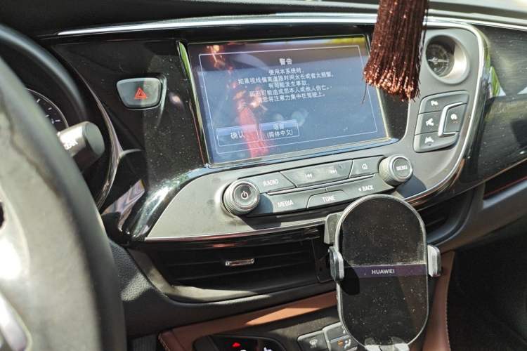 Used Buick Envision 2018 28T Four-Wheel Drive Luxury Model Audio And AC Panel