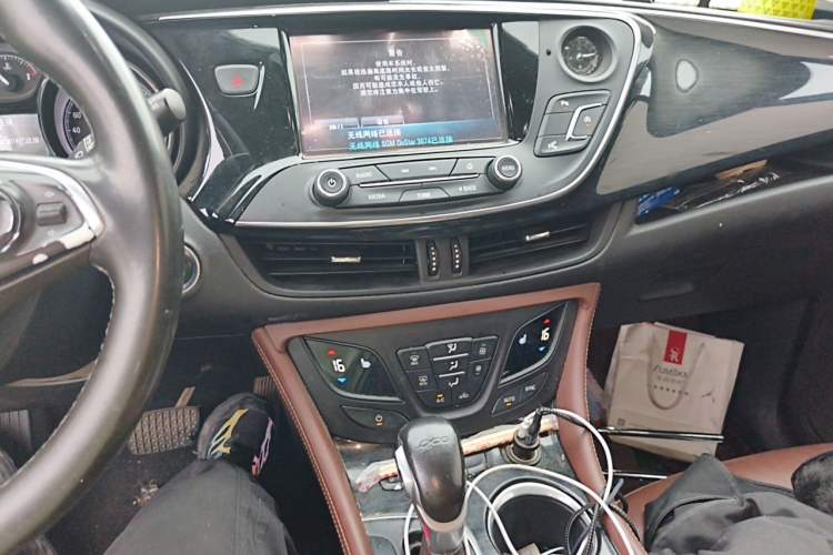 Used Buick Envision 2018 20T Two-Wheel Drive Luxury Model Audio And AC Panel