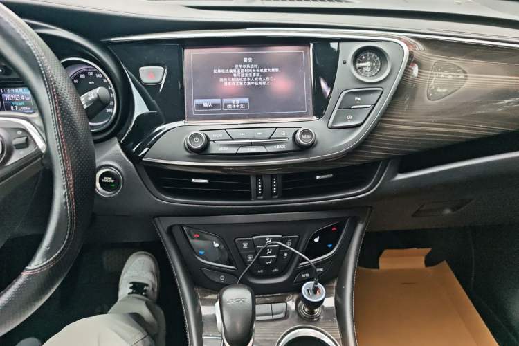 Used Buick Envision 2018 20T Two-Wheel-Drive Elite Model Audio And AC Panel
