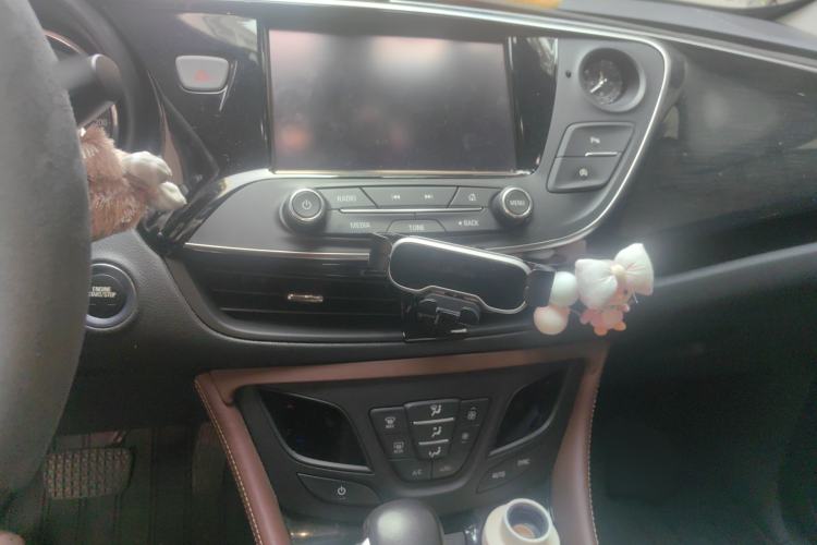 Used Buick Envision 2018 28T Four-Wheel Drive Elite Version Audio And AC Panel