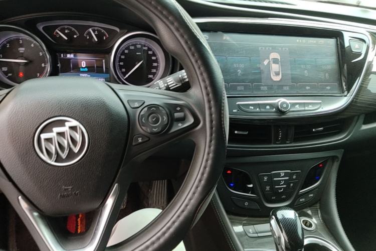 Used Buick Envision 2018 20T Two-Wheel-Drive Leading Model Center Console