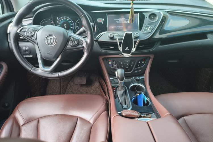 Used Buick Envision 2018 28T All-Wheel-Drive Versatile Sports Flagship Model Center Console