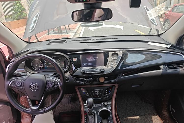 Used Buick Envision 2018 28T All-Wheel-Drive Versatile Sports Flagship Model Center Console