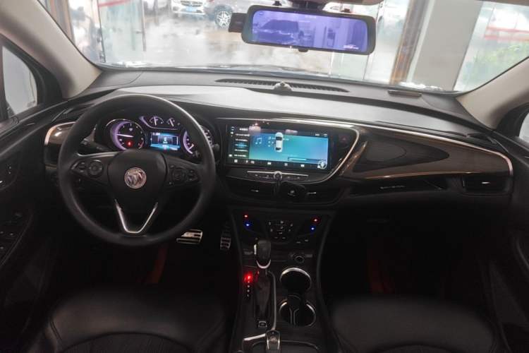 Used Buick Envision 2018 20T Two-Wheel-Drive Leading Model Center Console