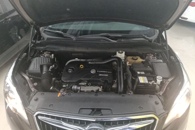 Used Buick Envision 2018 20T Two-Wheel-Drive Elite Model Engine Bay