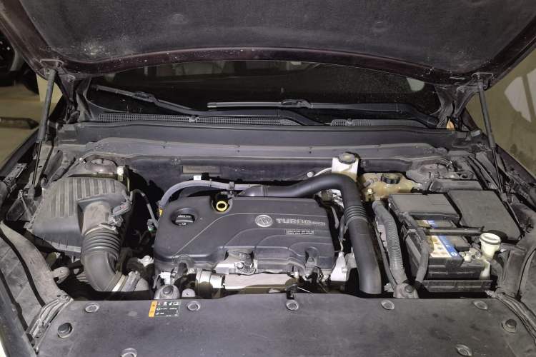 Used Buick Envision 2018 20T Two-Wheel Drive Luxury Model Engine Bay