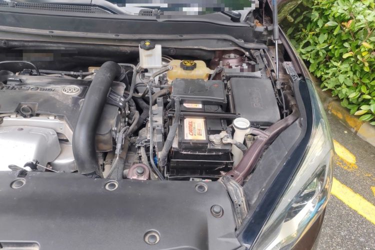Used Buick Envision 2018 28T Four-Wheel Drive Luxury Model Engine Bay Left