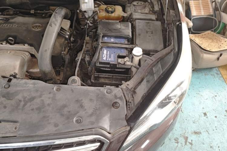 Used Buick Envision 2018 28T Four-Wheel Drive Elite Version Engine Bay Left