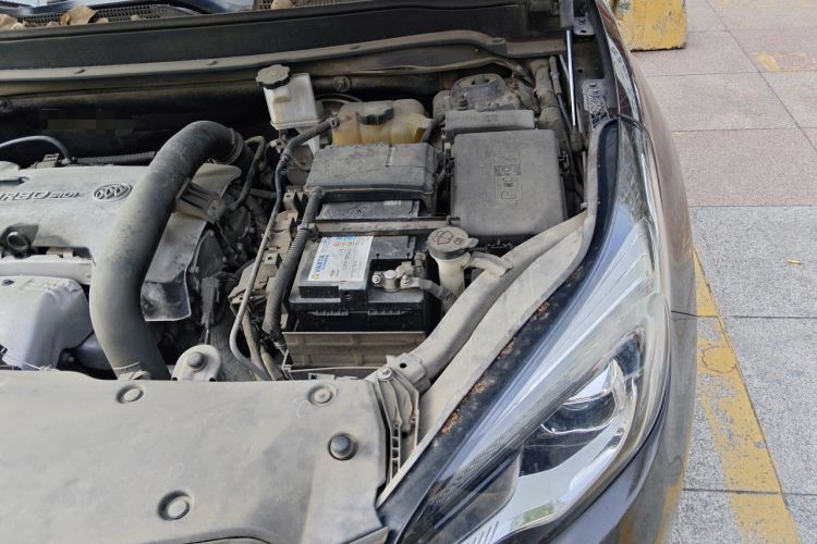 Used Buick Envision 2018 28T Four-Wheel Drive Elite Version Engine Bay Left