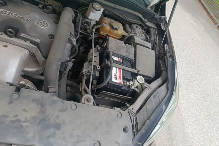 Used Buick Envision 2018 28T Four-Wheel Drive Luxury Model Engine Bay Left