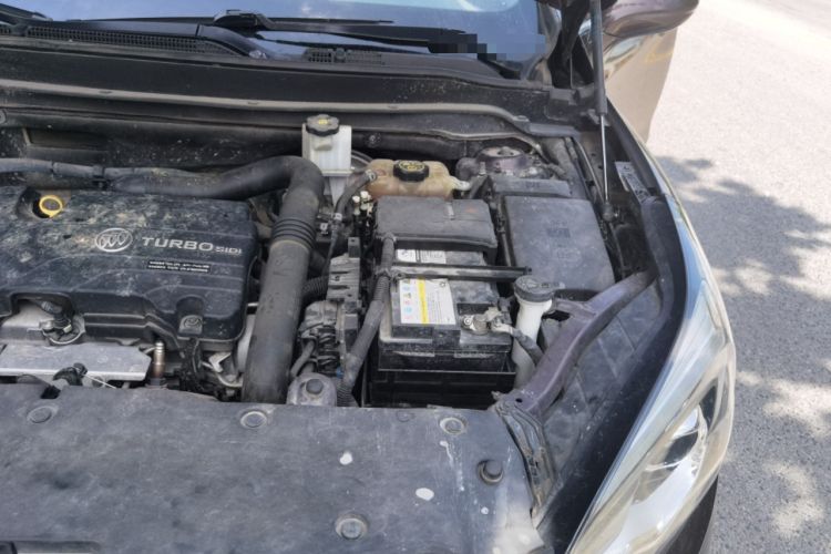 Used Buick Envision 2018 20T Two-Wheel Drive Luxury Model Engine Bay Left
