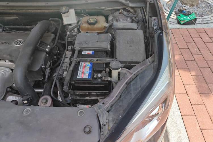 Used Buick Envision 2018 28T All-Wheel-Drive Versatile Sports Flagship Model Engine Bay Left