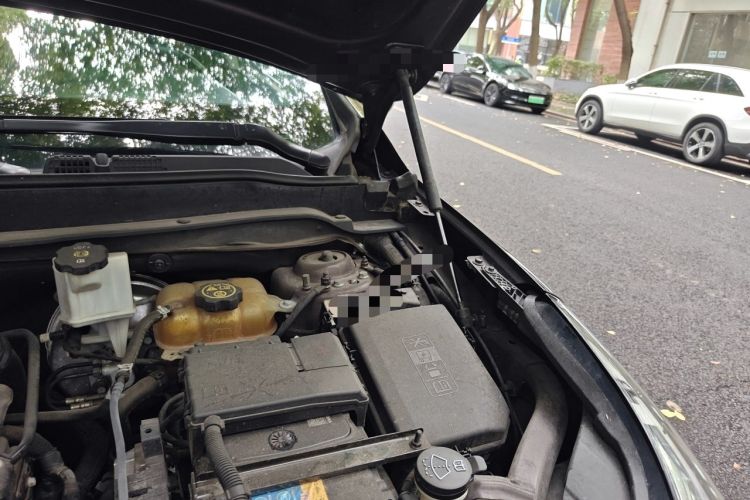Used Buick Envision 2018 28T Four-Wheel Drive Luxury Model Engine Bay Left