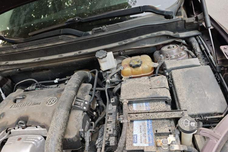Used Buick Envision 2018 28T Four-Wheel Drive Luxury Model Engine Bay Left