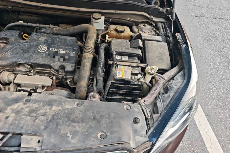 Used Buick Envision 2018 20T Two-Wheel-Drive Elite Model Engine Bay Left
