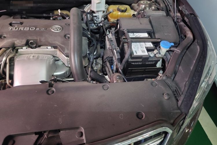 Used Buick Envision 2018 28T Four-Wheel Drive Luxury Model Engine Bay Left