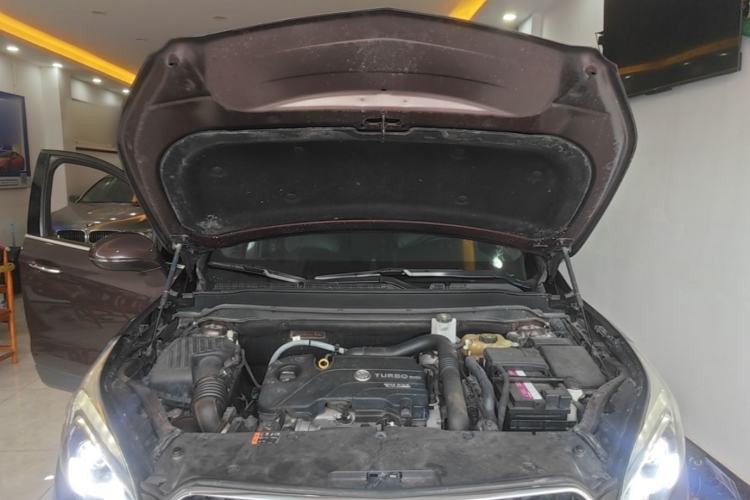 Used Buick Envision 2018 20T Two-Wheel-Drive Leading Model Engine Bay
