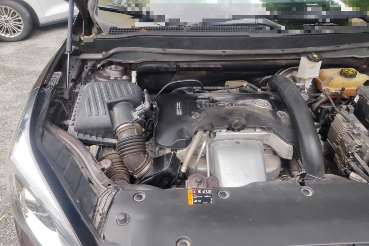 Used Buick Envision 2018 28T Four-Wheel Drive Luxury Model Engine Bay Right