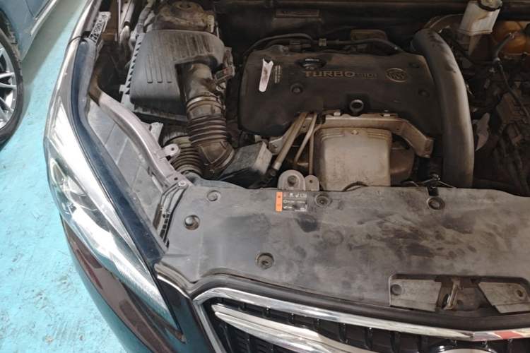 Used Buick Envision 2018 28T Four-Wheel Drive Elite Version Engine Bay Right