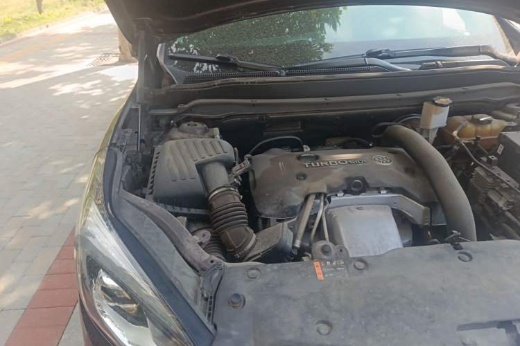 Used Buick Envision 2018 28T Four-Wheel Drive Elite Version Engine Bay Right