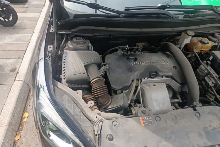 Used Buick Envision 2018 28T Four-Wheel Drive Luxury Model Engine Bay Right