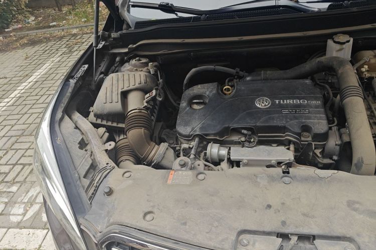 Used Buick Envision 2018 20T Two-Wheel-Drive Elite Model Engine Bay Right